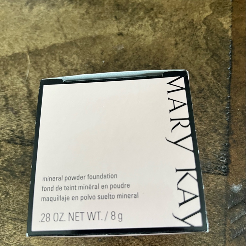 Mineral powder foundation